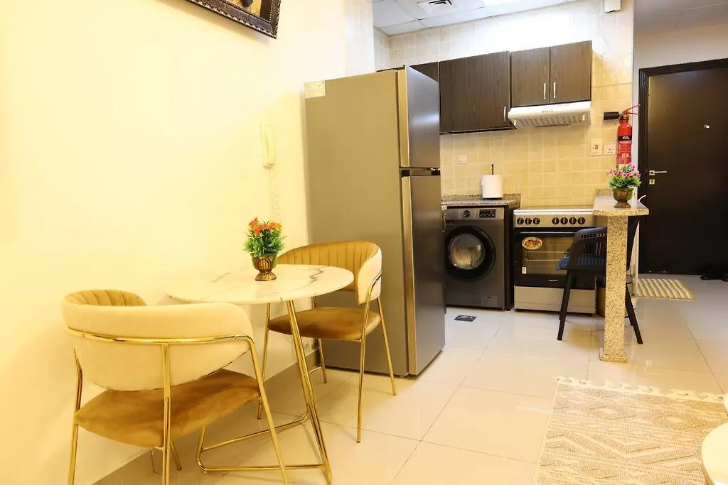 Charming Oasis: Your Cozy Studio Getaway Apartment Dubai