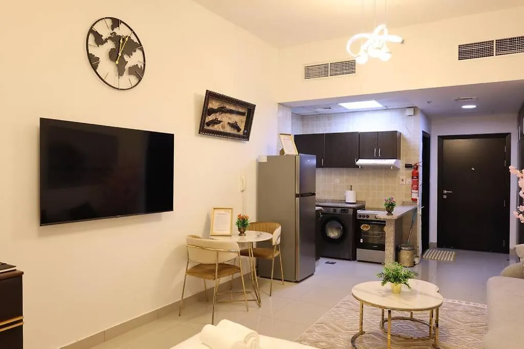 Charming Oasis: Your Cozy Studio Getaway Apartment Dubai United Arab Emirates