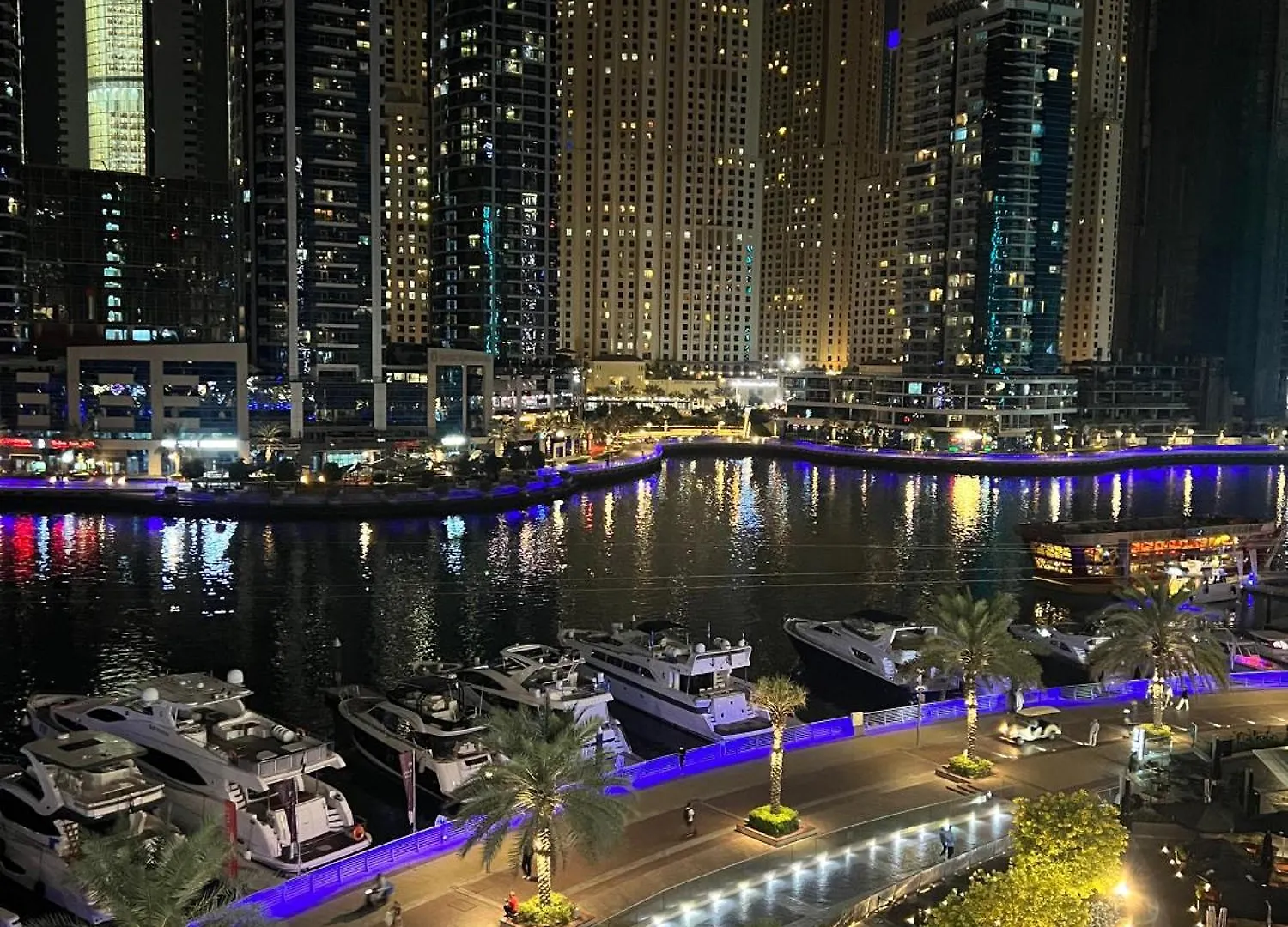 Charming Oasis: Your Cozy Studio Getaway Apartment Dubai United Arab Emirates